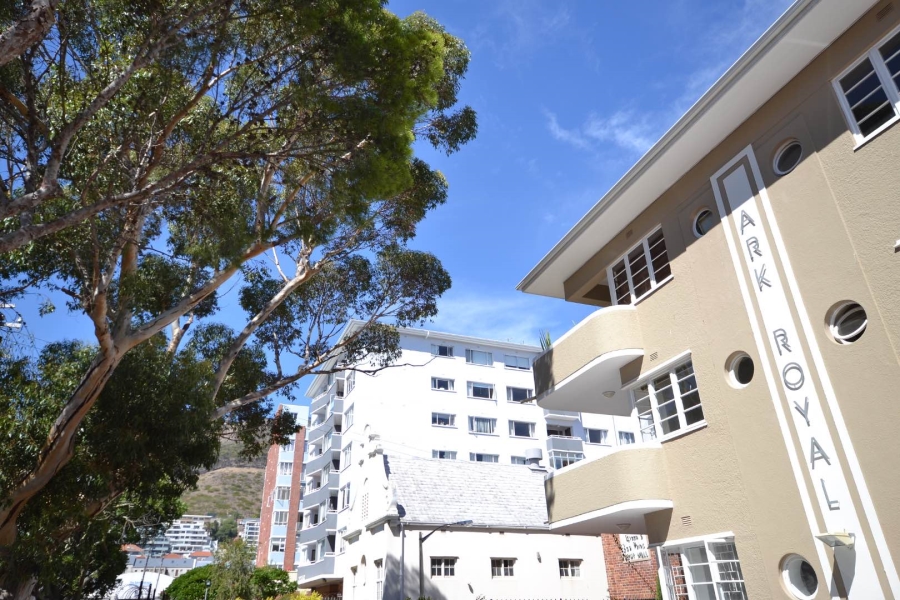 1 Bedroom Property for Sale in Sea Point Western Cape